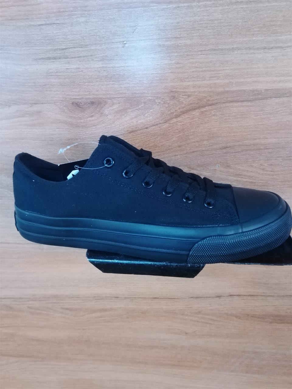 Non leather all stars converse shoes