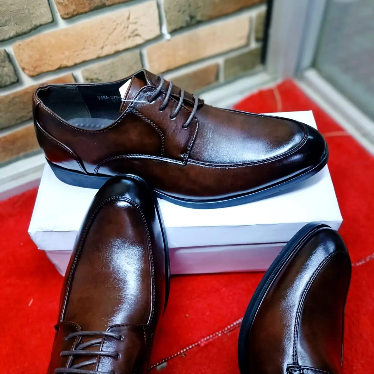 Empire mens official shoe